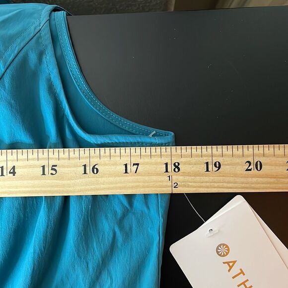 Athleta Levitate Teal Sleeveless Top NWT Size M - Picture 8 of 9